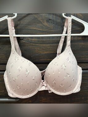Victoria’s Secret Body by Victoria Perfect Shape bra.